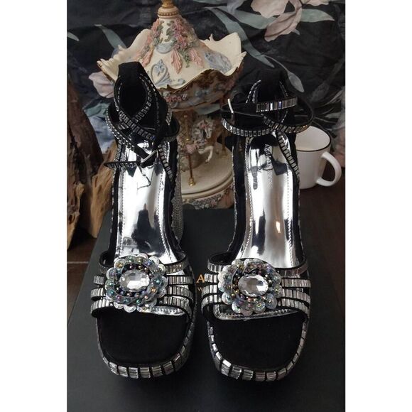 BNIB~AZALEA WANG Rosalia Black & Silver Platform Sparkle Wedge Heel Sandals Sz 1 - Picture 1 of 11